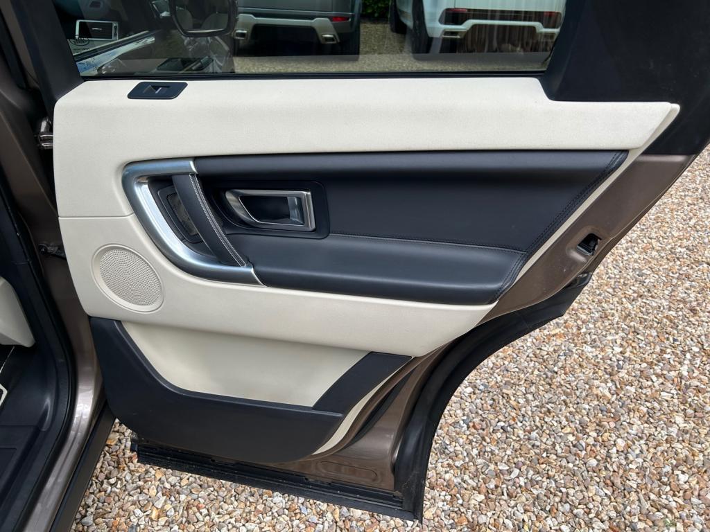 LAND ROVER DISCOVERY SPORT