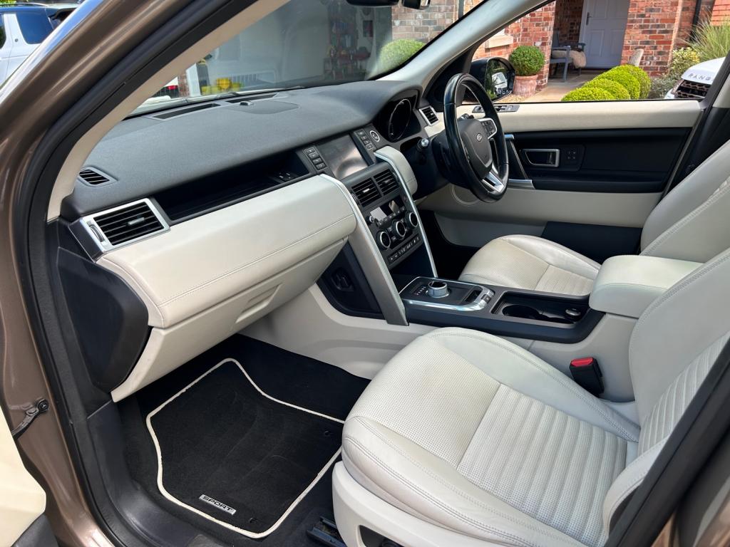 LAND ROVER DISCOVERY SPORT
