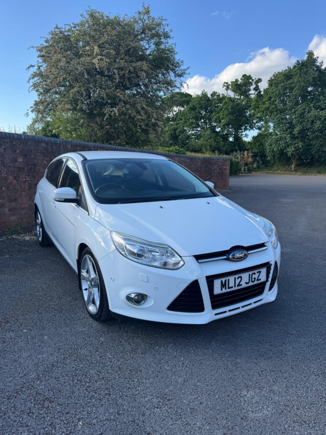FORD FOCUS 1.6 T EcoBoost Titanium X