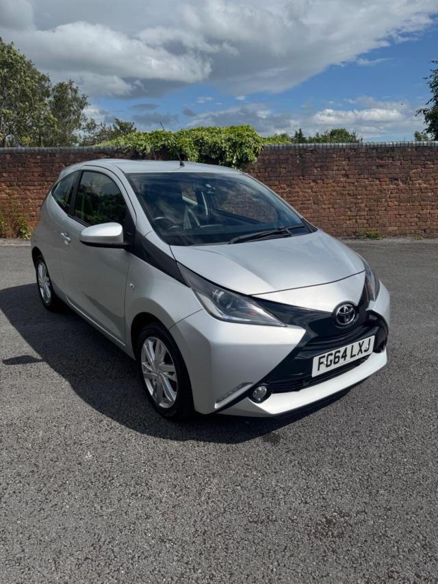TOYOTA AYGO 1.0 VVT-i x-pression