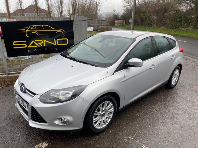 FORD FOCUS 1.6 Titanium Euro 5 5dr