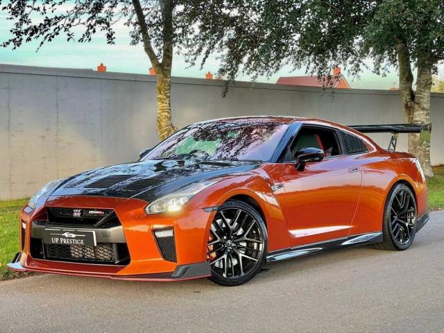 NISSAN GT-R