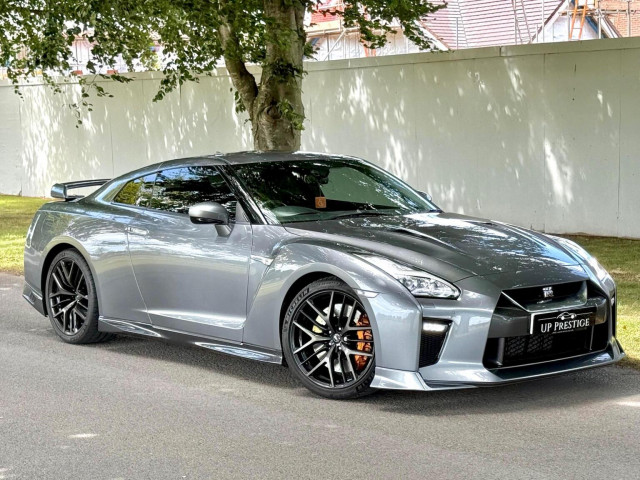 NISSAN GT-R