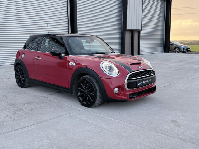 MINI HATCH