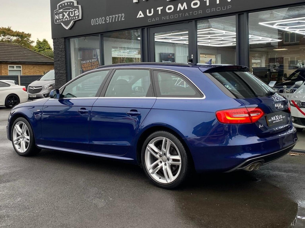 AUDI A4 AVANT