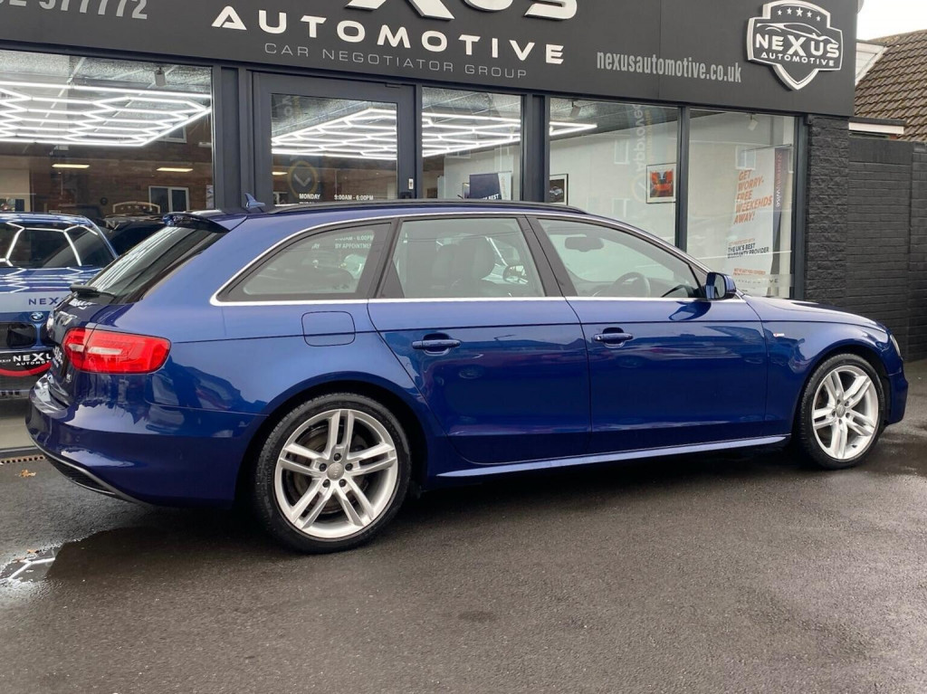 AUDI A4 AVANT
