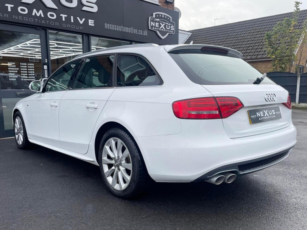 AUDI A4 AVANT
