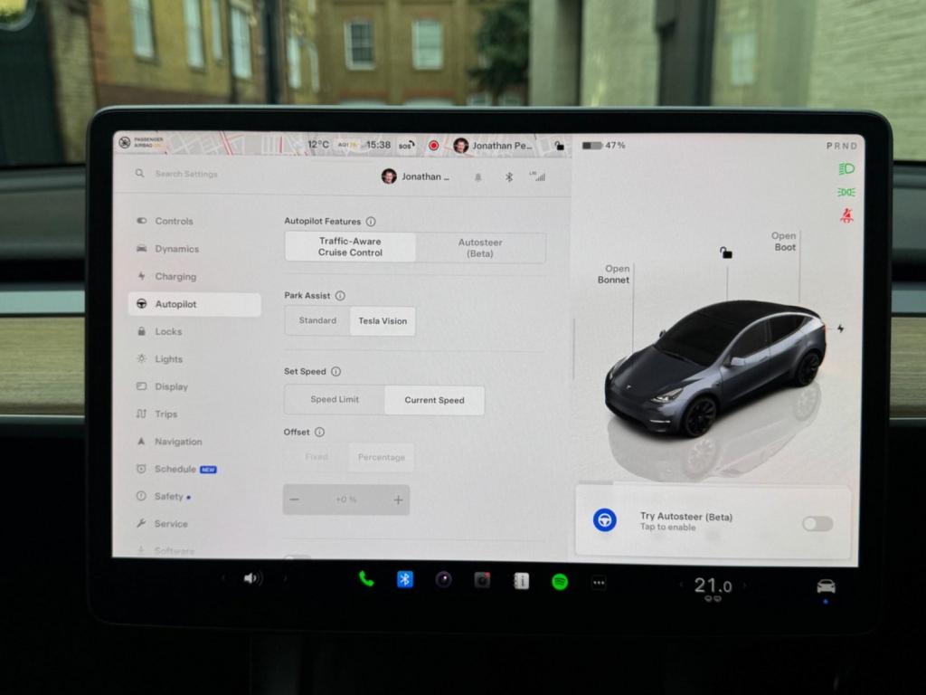 TESLA MODEL Y