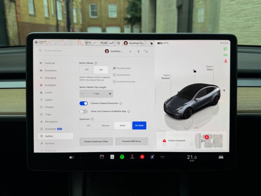 TESLA MODEL Y