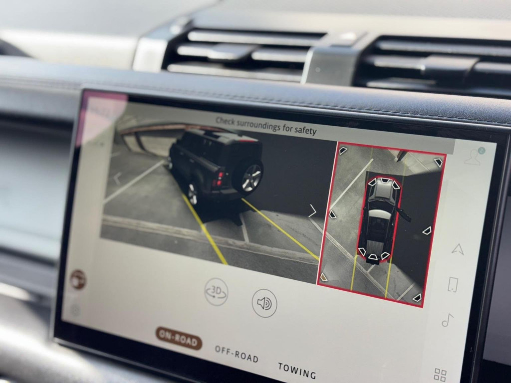 LAND ROVER DEFENDER 110