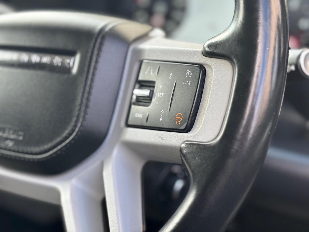 LAND ROVER DEFENDER 110