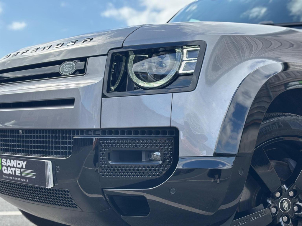LAND ROVER DEFENDER 110