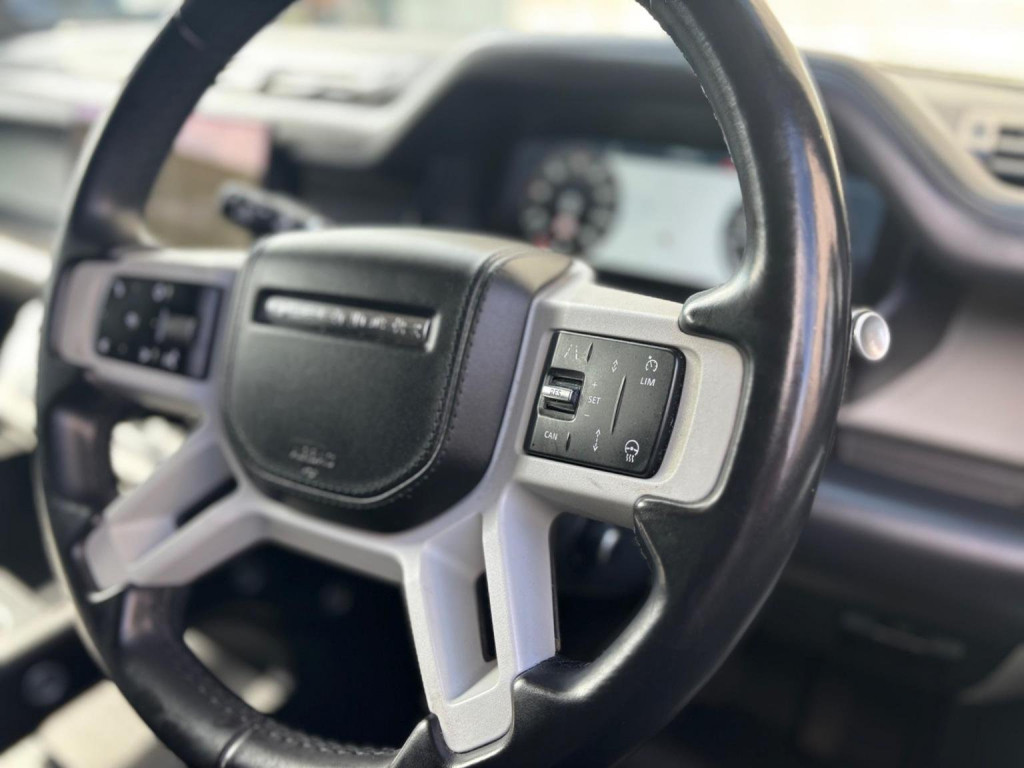 LAND ROVER DEFENDER 110