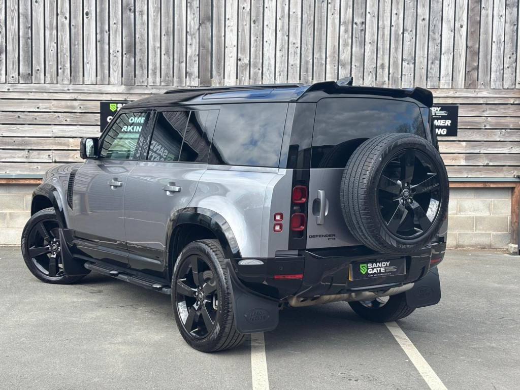 LAND ROVER DEFENDER 110