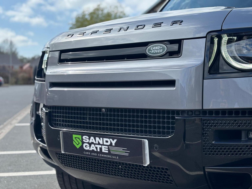 LAND ROVER DEFENDER 110