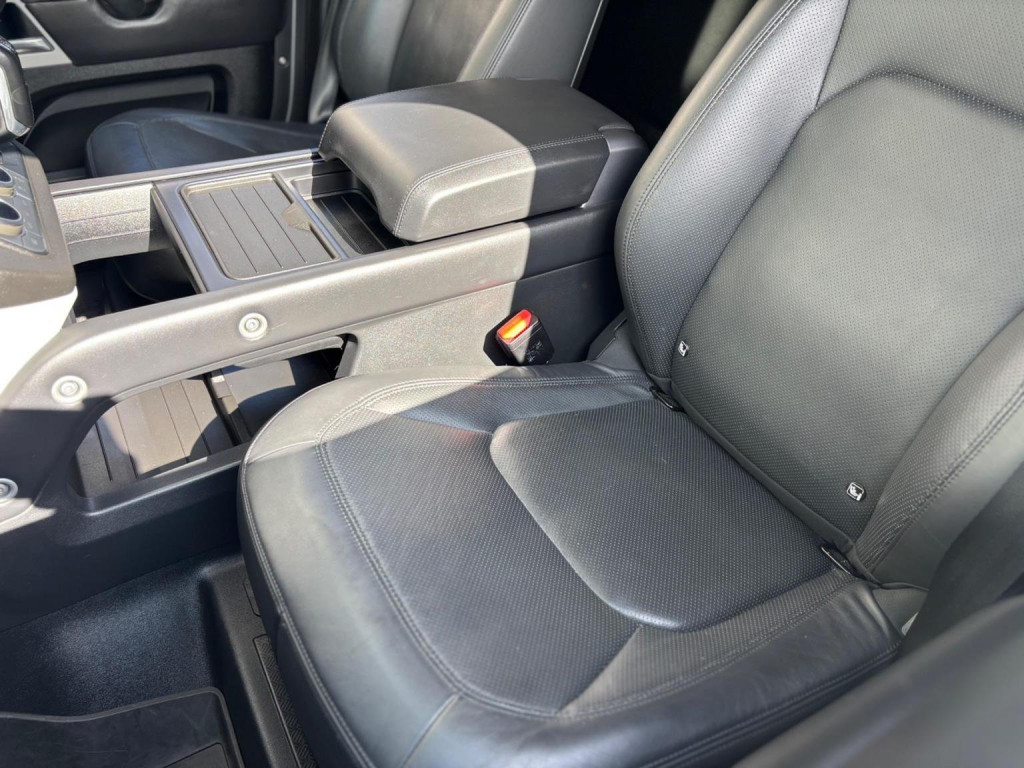 LAND ROVER DEFENDER 110