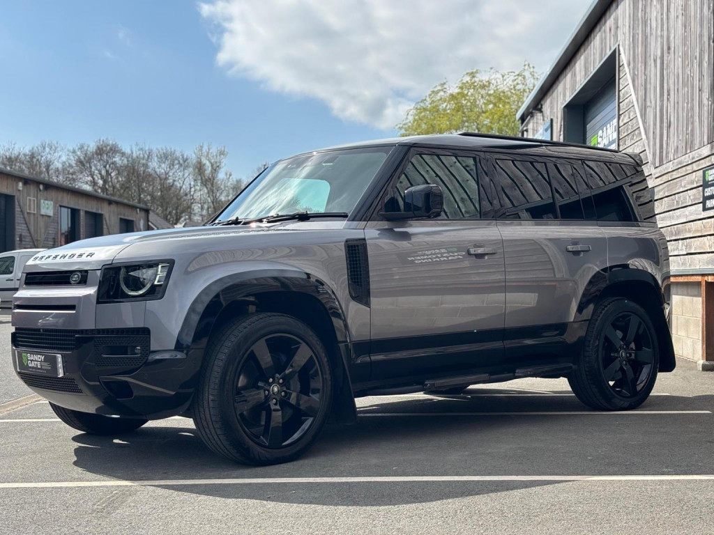 LAND ROVER DEFENDER 110