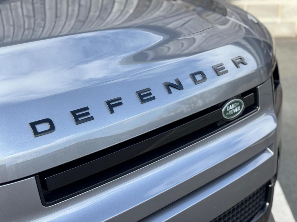 LAND ROVER DEFENDER 110