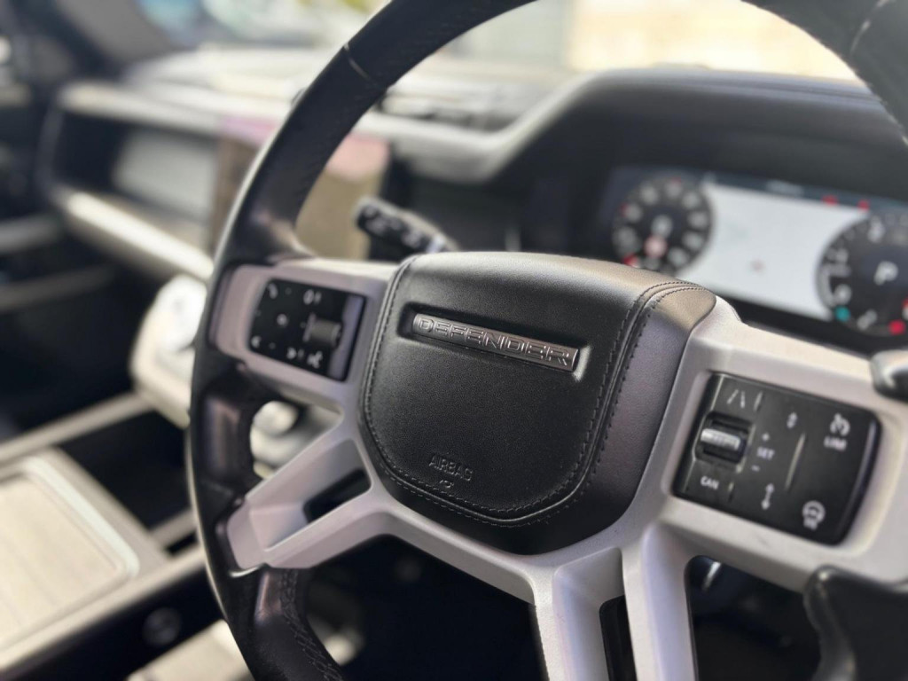 LAND ROVER DEFENDER 110