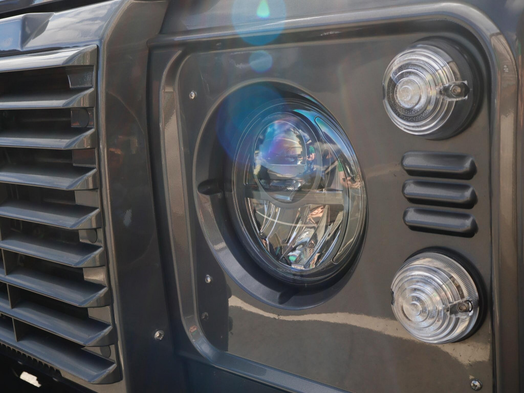 LAND ROVER DEFENDER 90