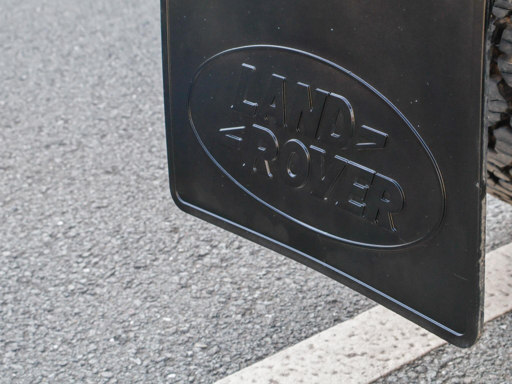 LAND ROVER DEFENDER 90