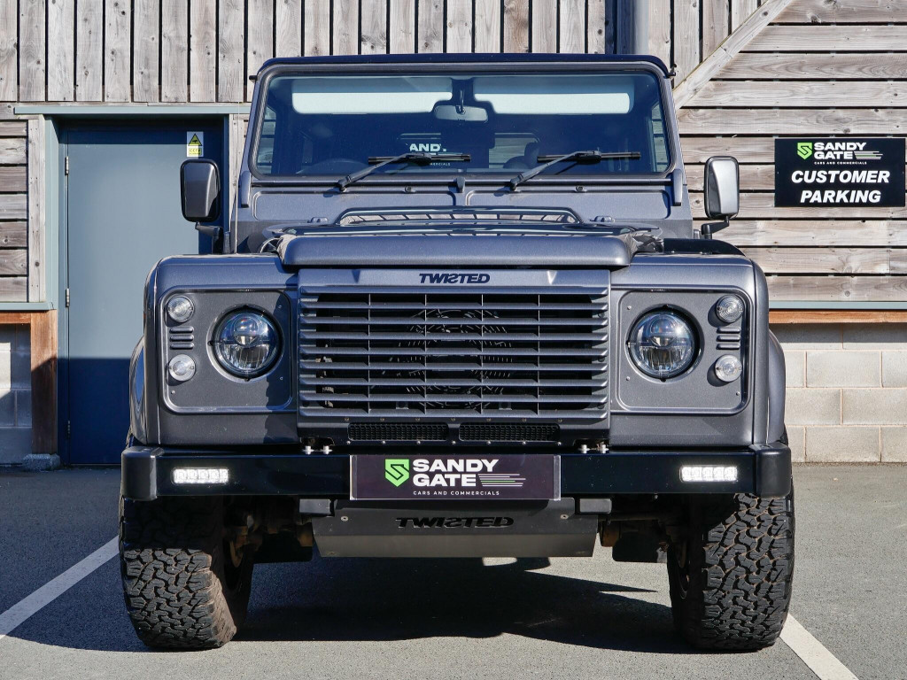 LAND ROVER DEFENDER 90