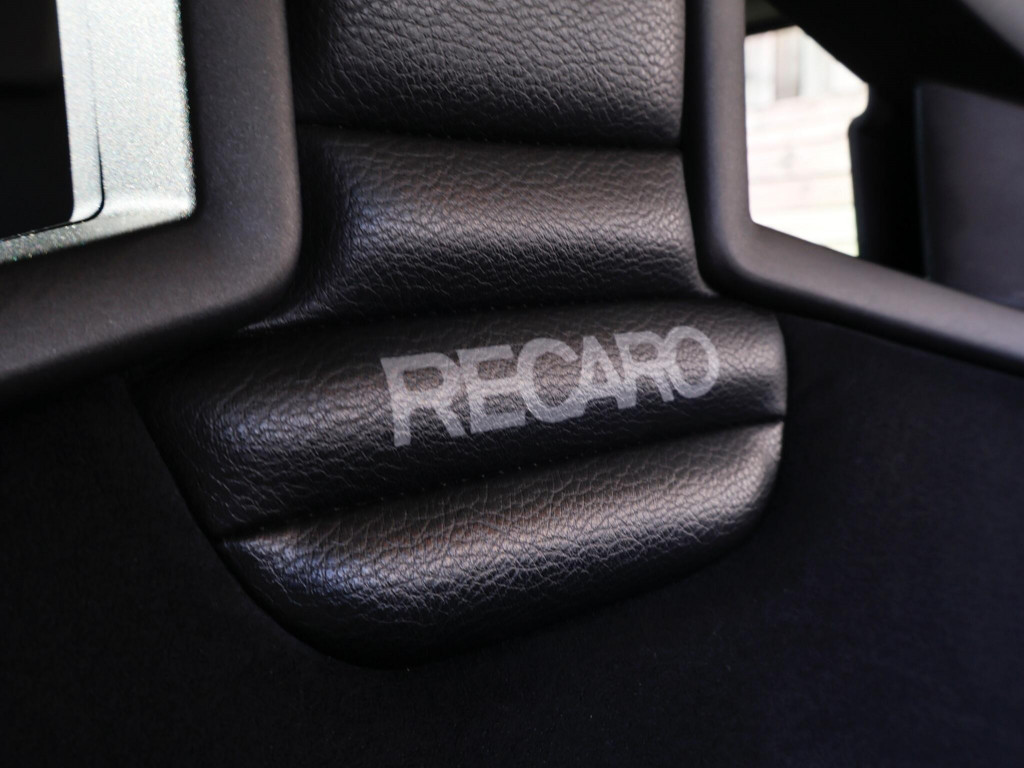 LAND ROVER DEFENDER 90