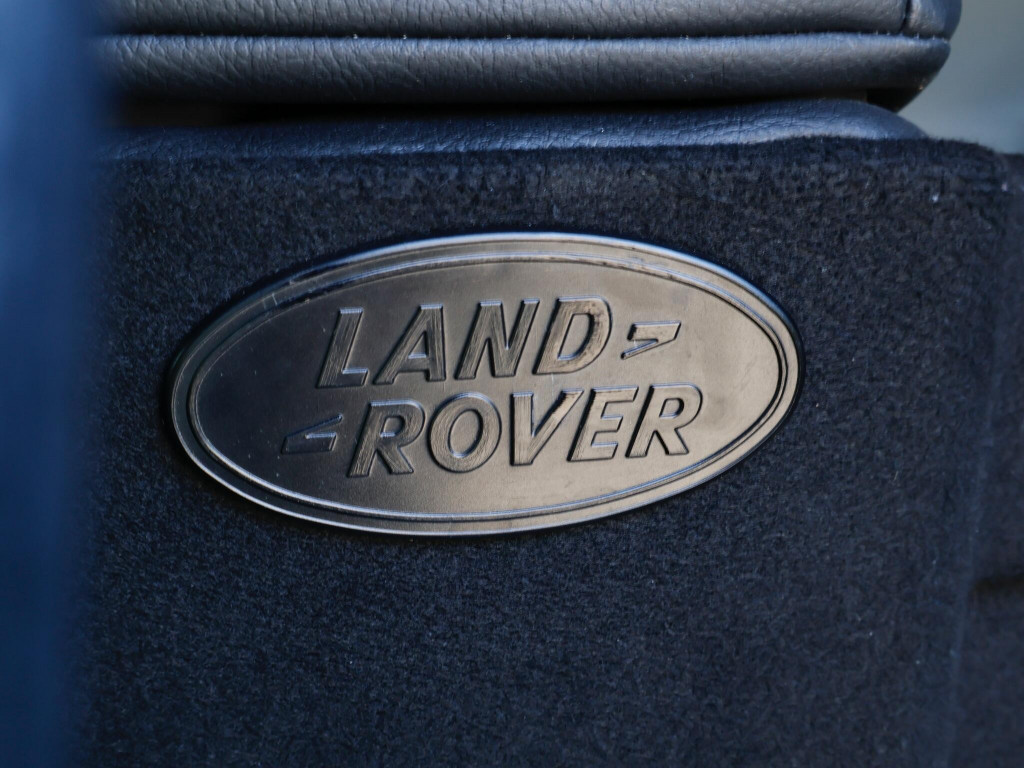 LAND ROVER DEFENDER 90