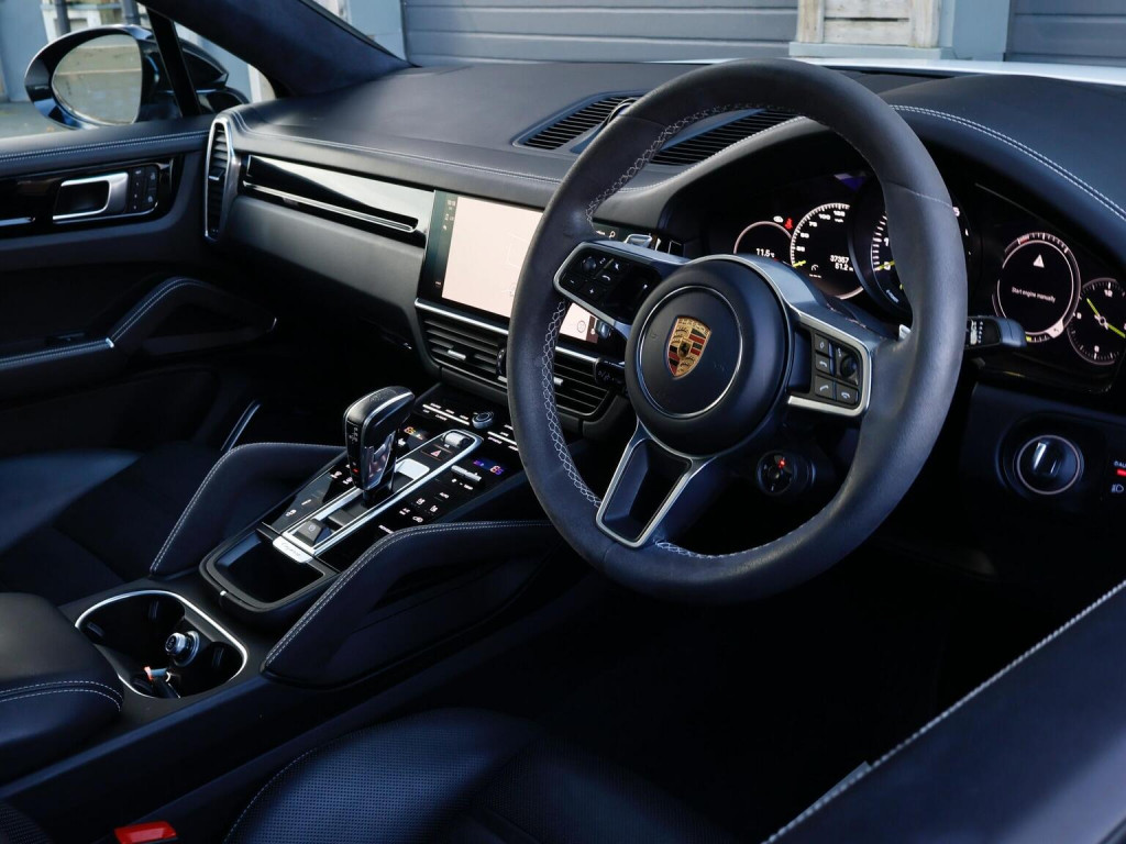 PORSCHE