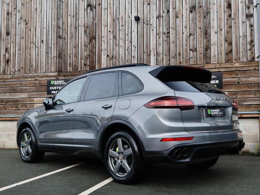 PORSCHE CAYENNE