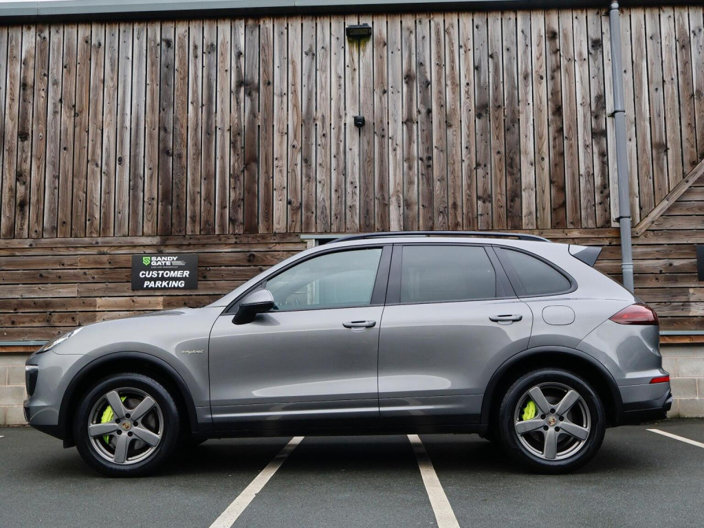 PORSCHE CAYENNE