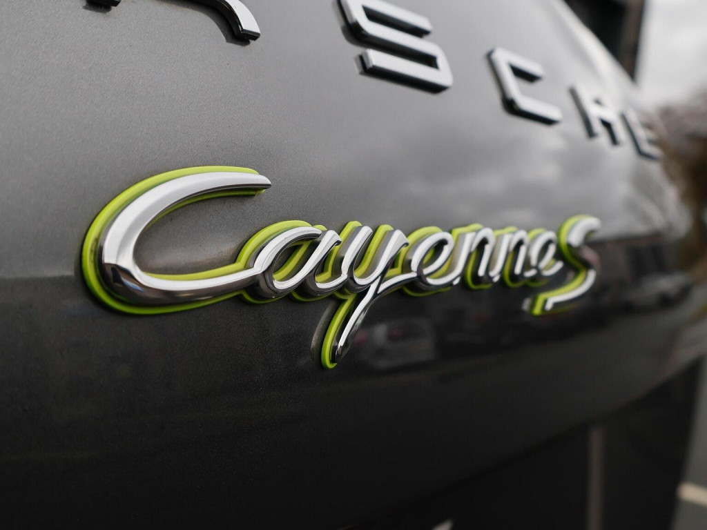 PORSCHE CAYENNE