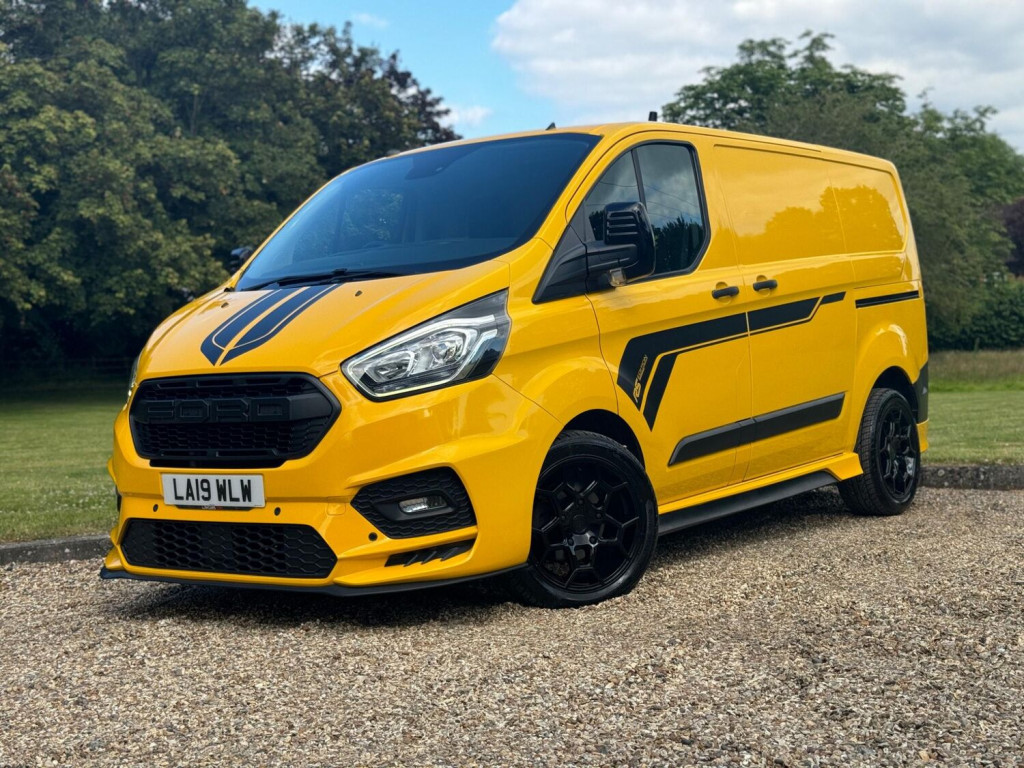 SOLD Used FORD TRANSIT CUSTOM 2019 Yellow in Reading, Berkshire