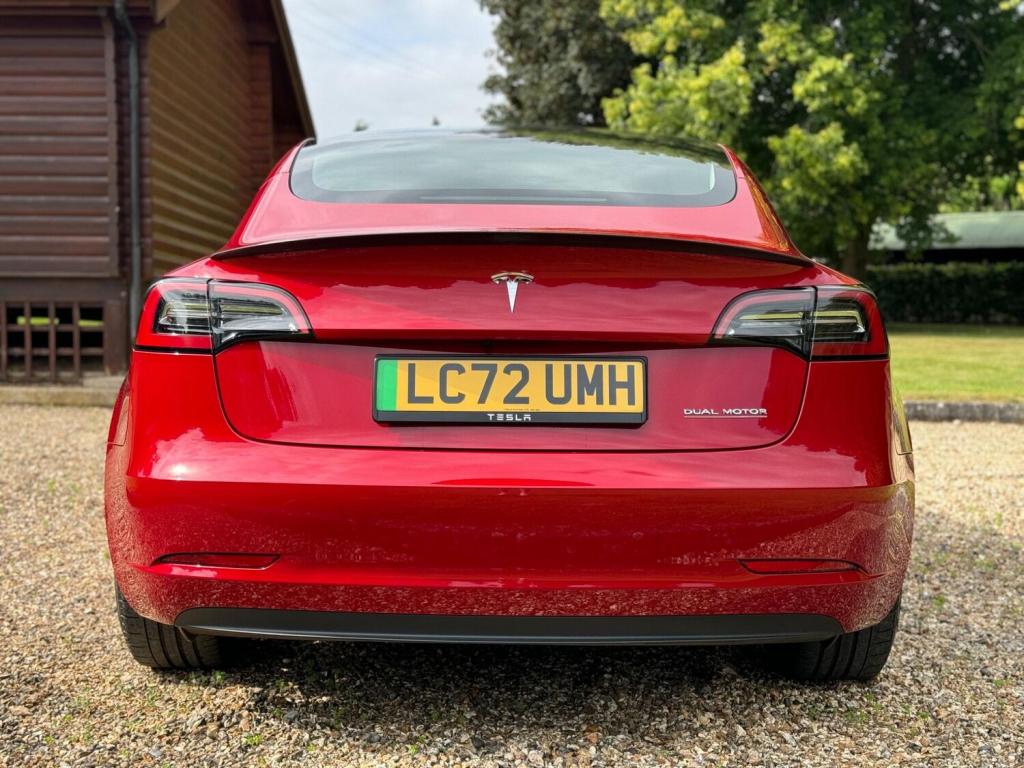 TESLA MODEL 3