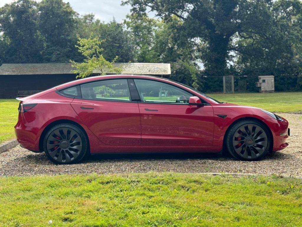 TESLA MODEL 3