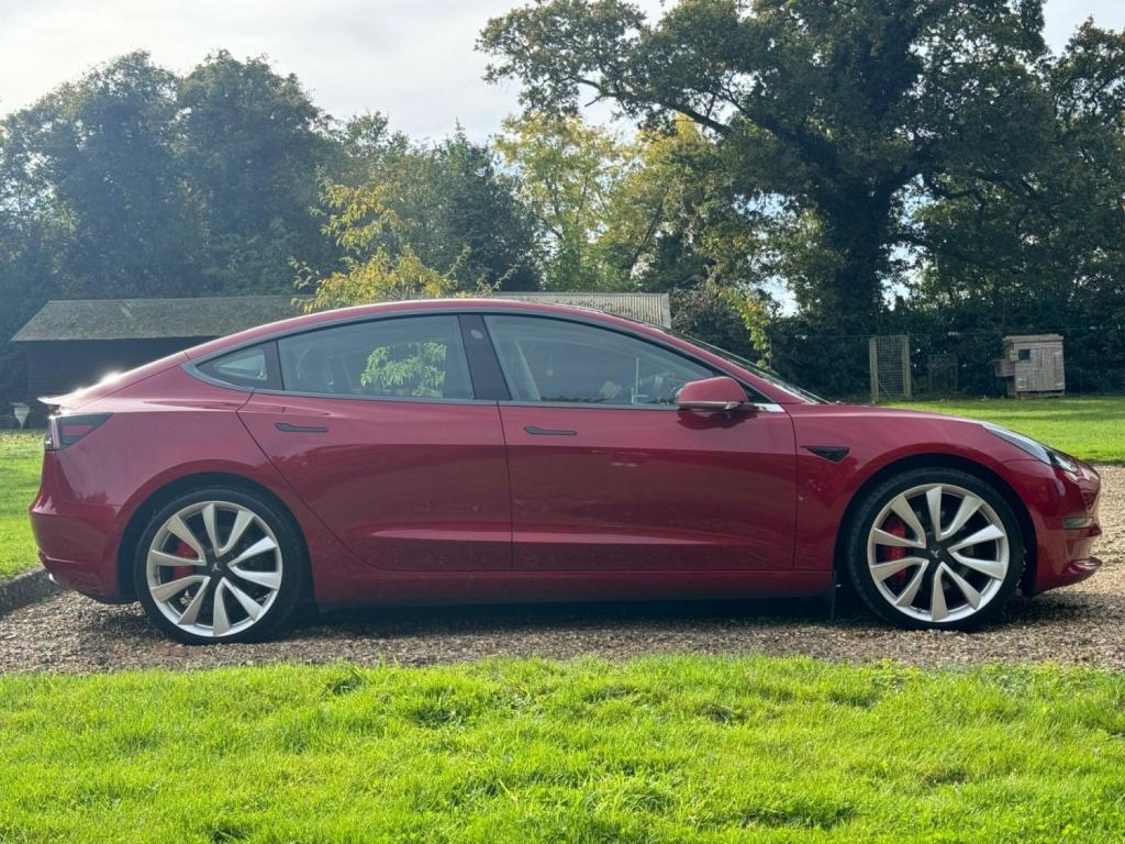 TESLA MODEL 3