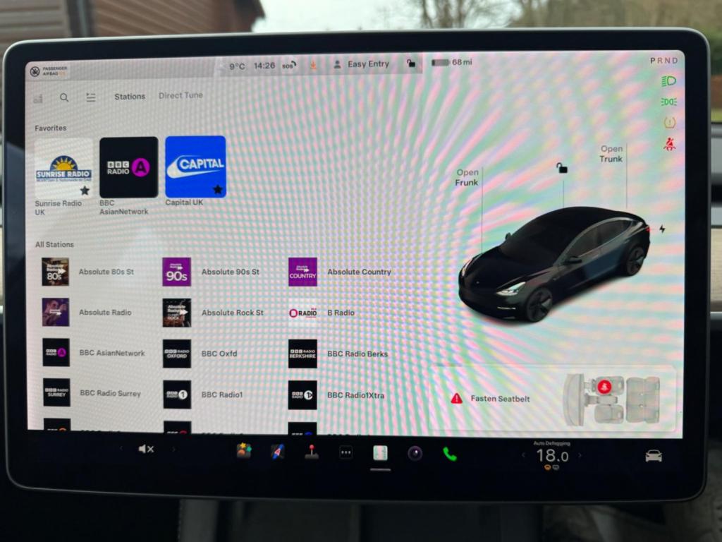 TESLA MODEL 3