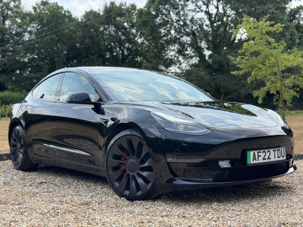 TESLA MODEL 3