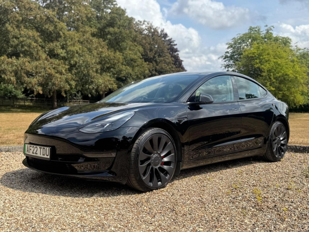 TESLA MODEL 3