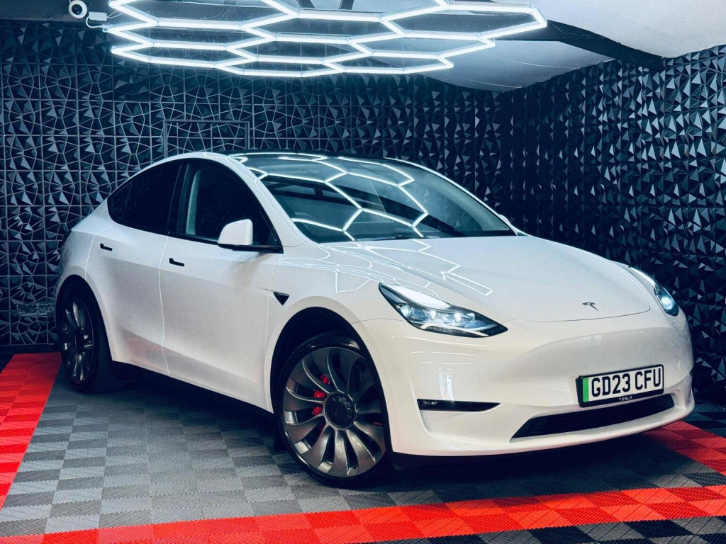 TESLA MODEL Y