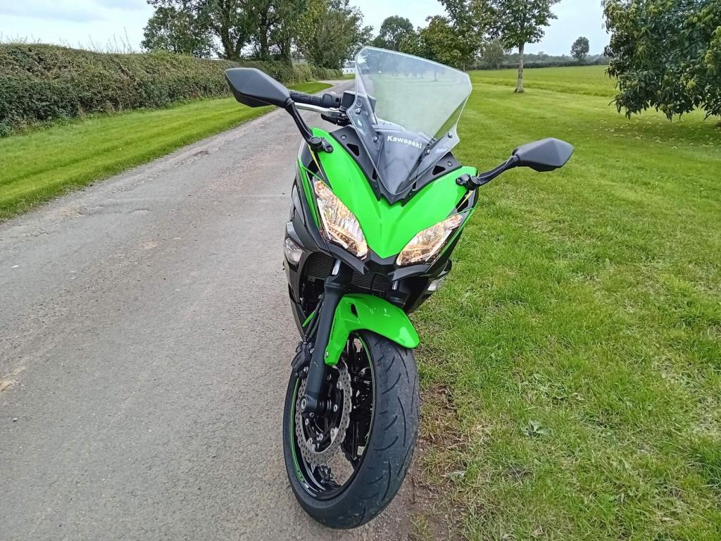 KAWASAKI Ninja 650