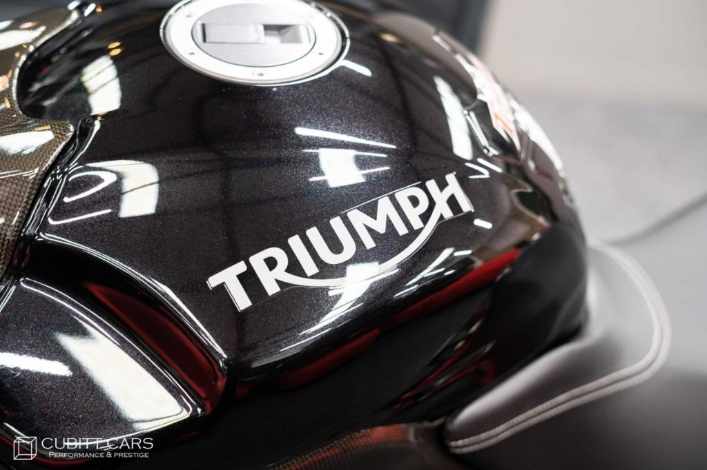 TRIUMPH Speed Triple