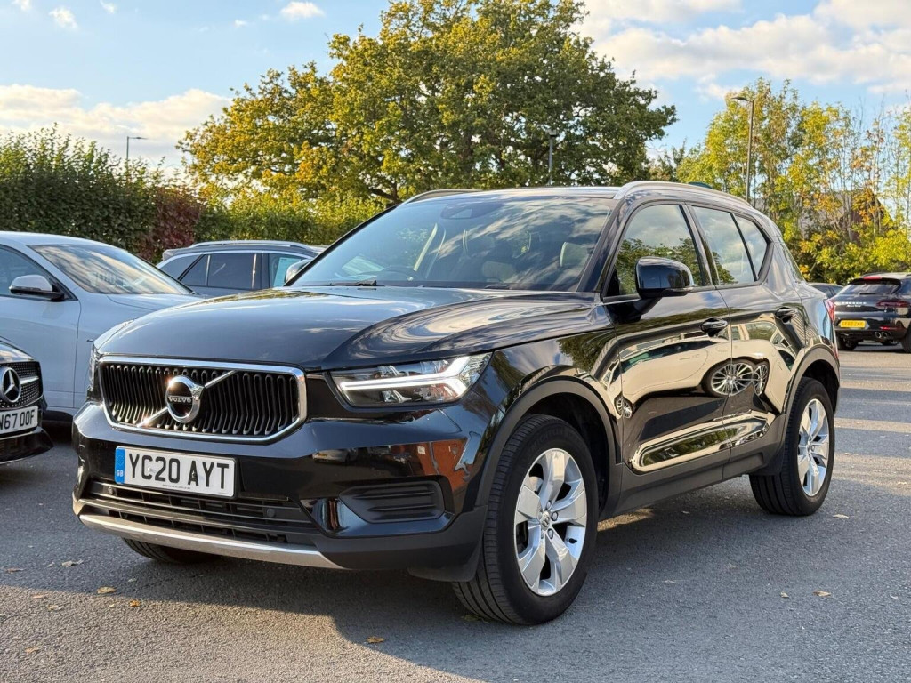 VOLVO XC40