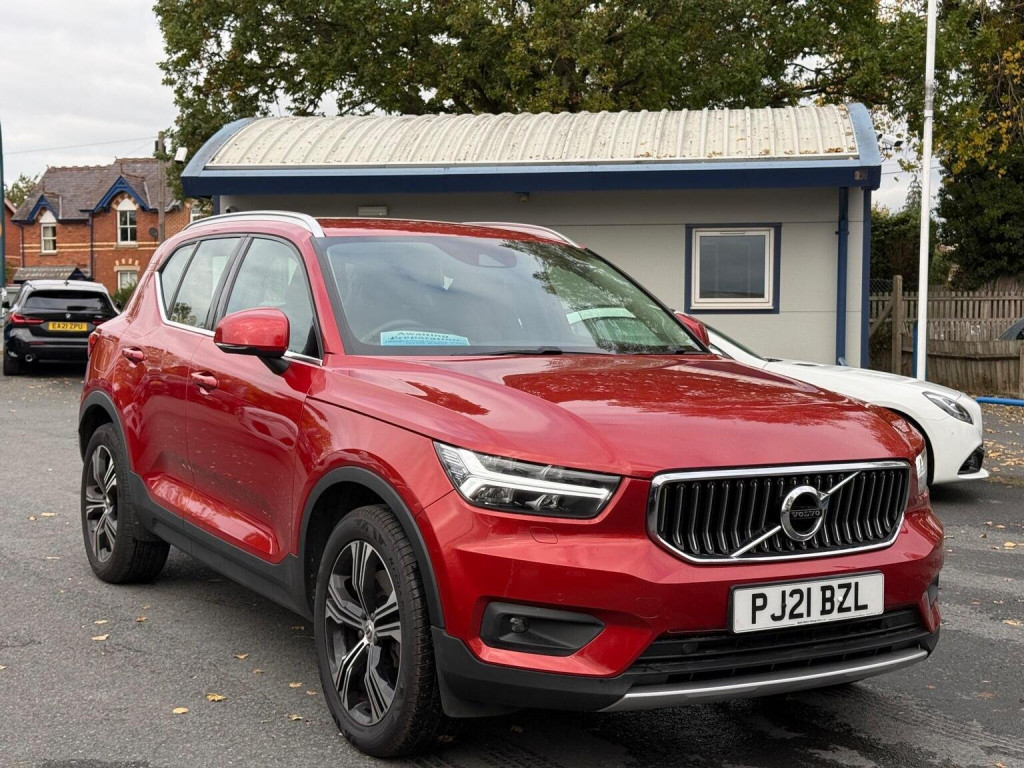 VOLVO XC40