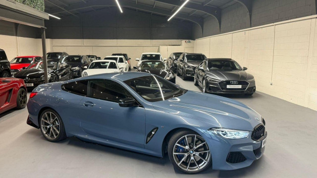 BMW 8 SERIES