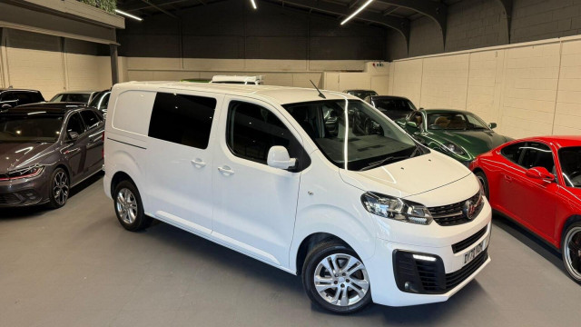 VAUXHALL VIVARO