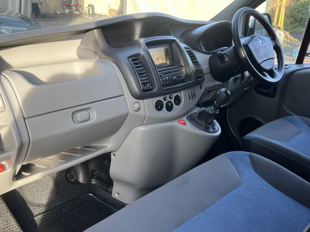 RENAULT TRAFIC