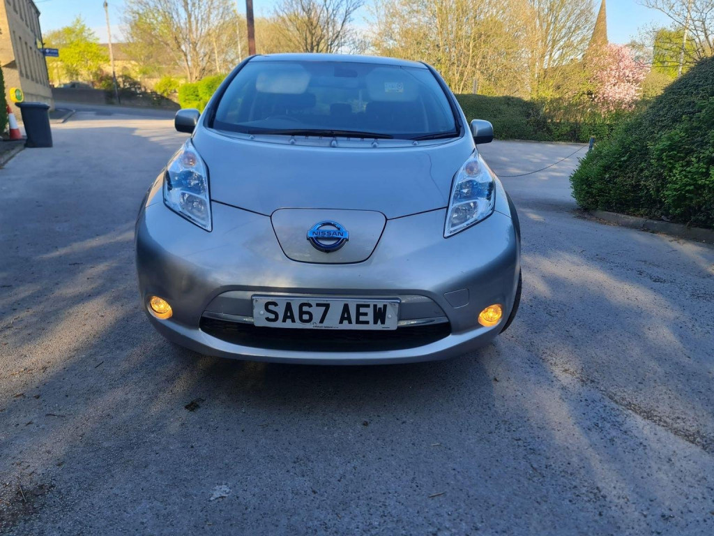 NISSAN LEAF