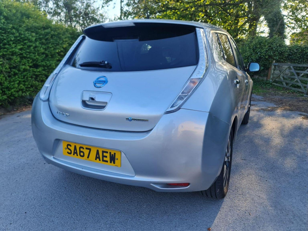 NISSAN LEAF