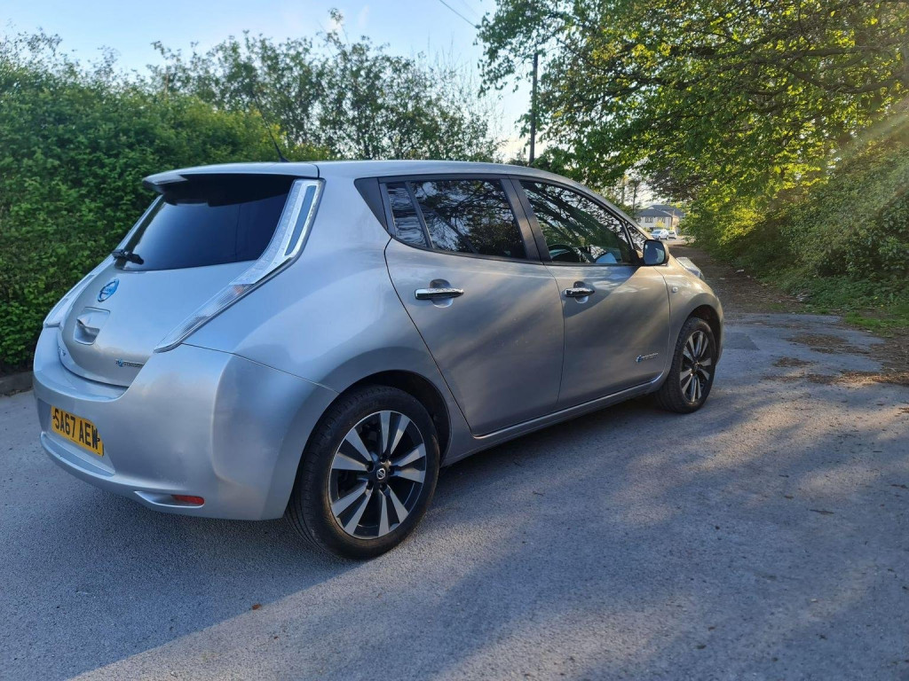 NISSAN LEAF